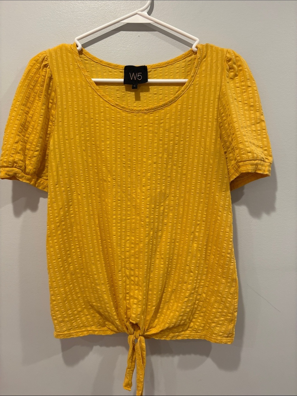 W5 Mustard Yellow Textured Short Sleeve Tie-Hem Top ptp 17.5 length 23
